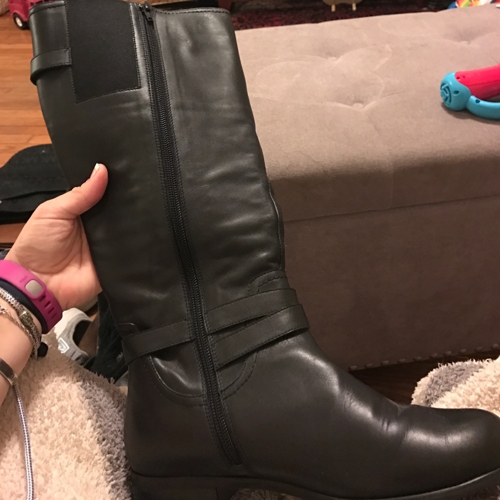 Black Leather Boots Size 7.5