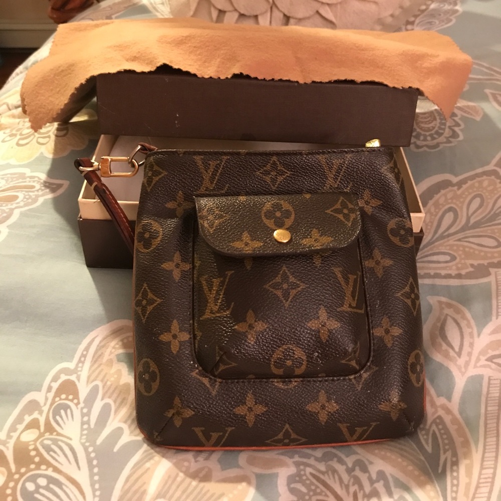 Authentic Louis Vuitton Partition Bag- Box