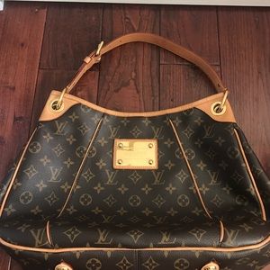 Louis Vuitton Galliera PM