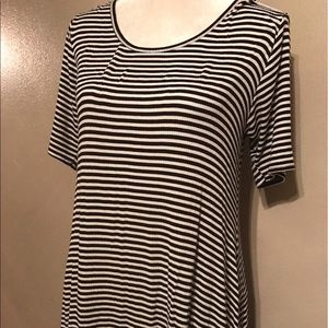 Lularoe M perfect T