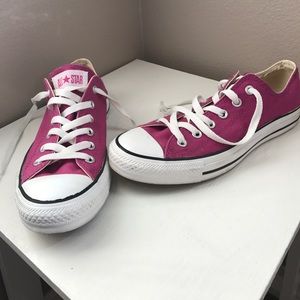 Purple LowTop Converse Women's size 9.5- like new