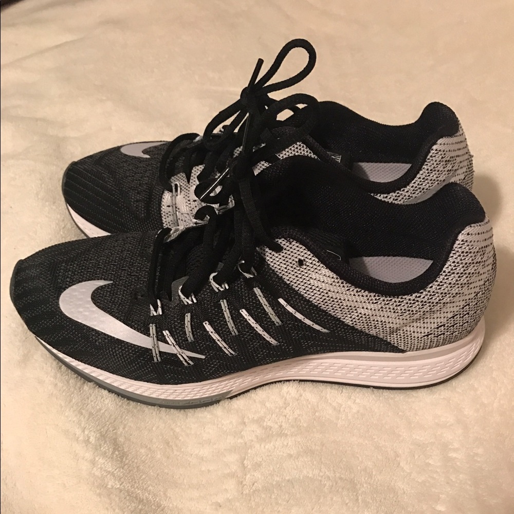 Nike Zoom Elite 8 Running Sneaker