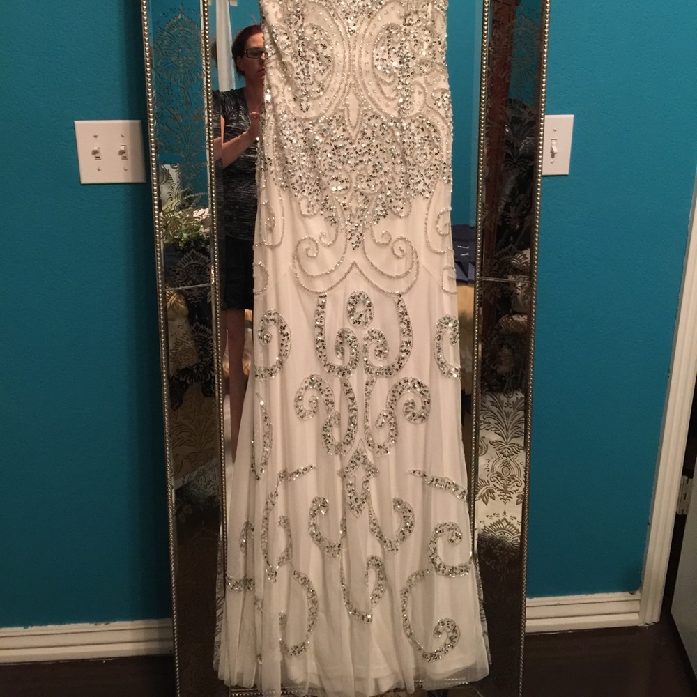 SALE!❤️❤️❤️CaCHE white sequined dress