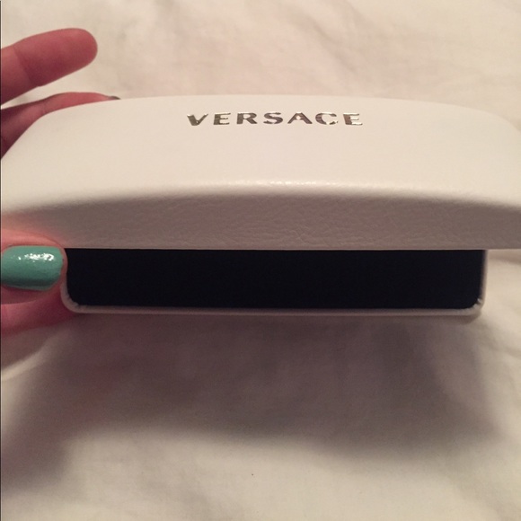 Versace Case - Picture 4 of 4