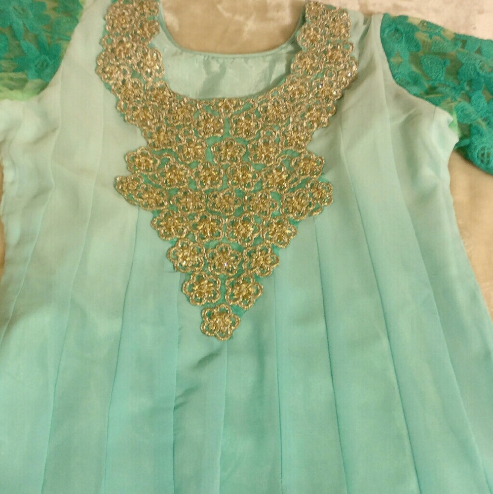 Indian/pakistani salwar kameez