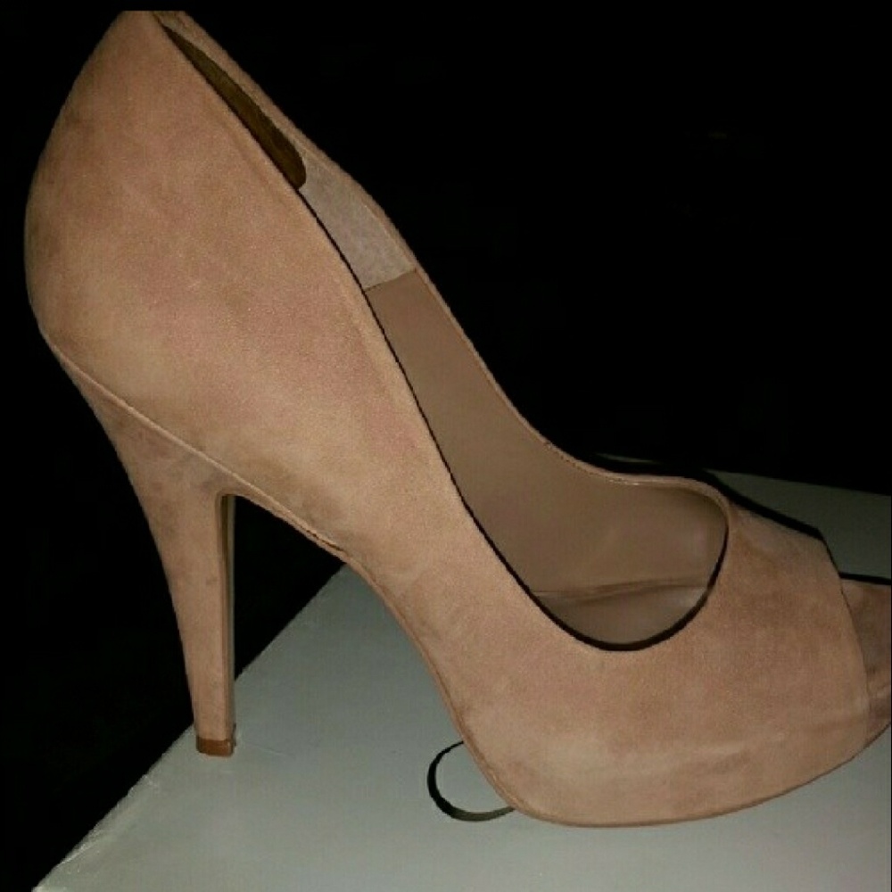 Jessica Simpson beige / tan "suede" peep toe heels
