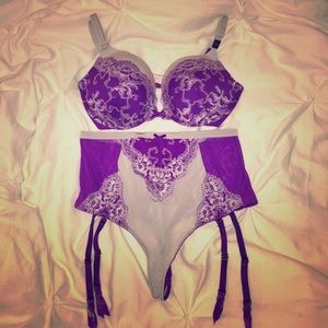 💜Victoria's Secret Very Sexy Push-up 34DD & M set
