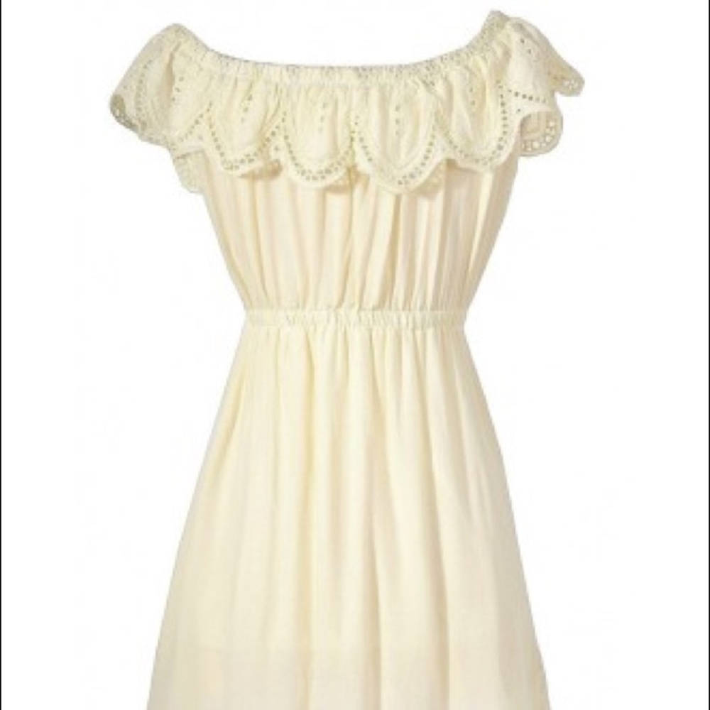 ISO help find: Wandering Eyelet Scallop Tunic