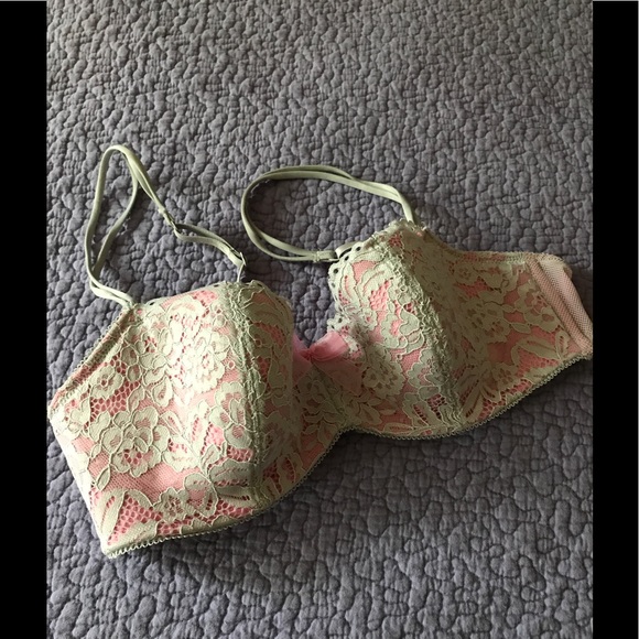 🎀 Delicate and Versatile B'Tempt'd Balconnette🎀 - Picture 3 of 7