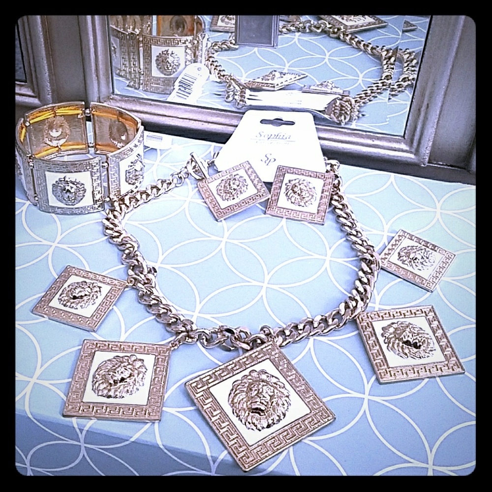 Gold and white statement set