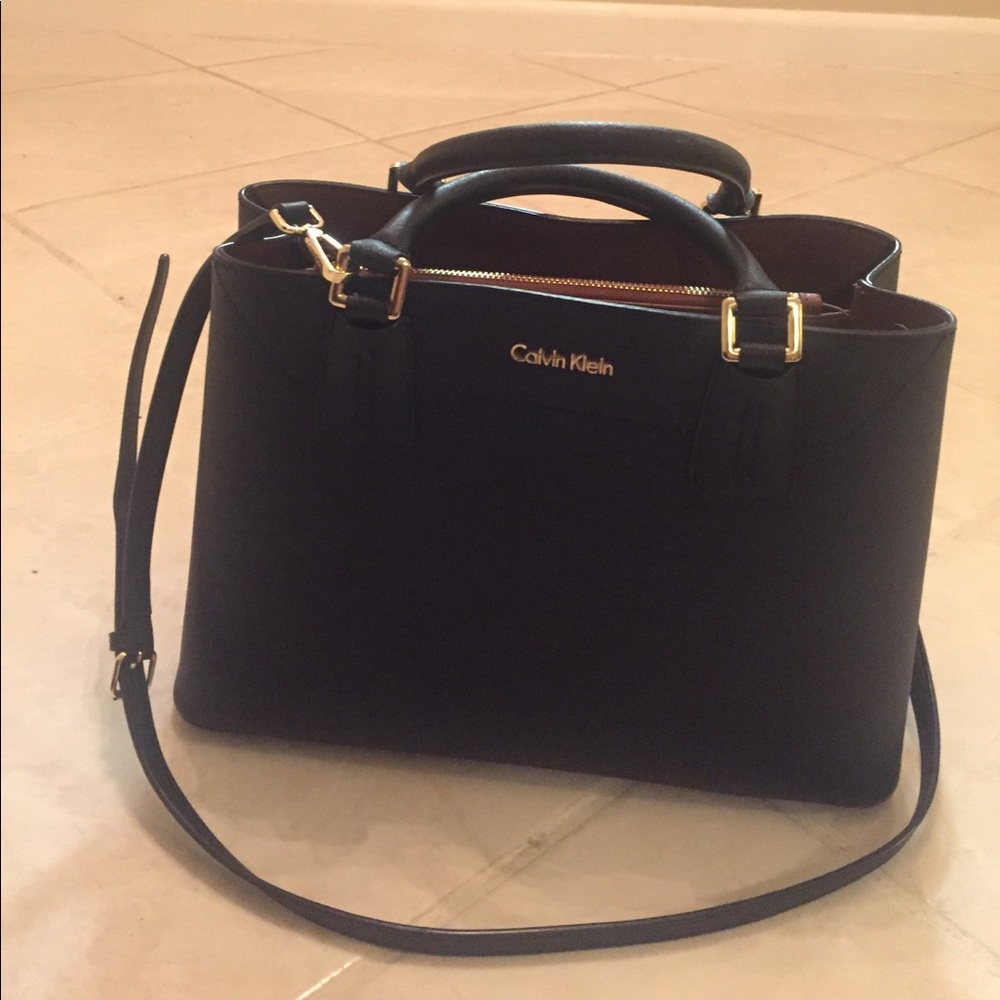 CALVIN KLEIN BLACK LEATHER HANDBAG