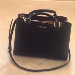 CALVIN KLEIN BLACK LEATHER HANDBAG
