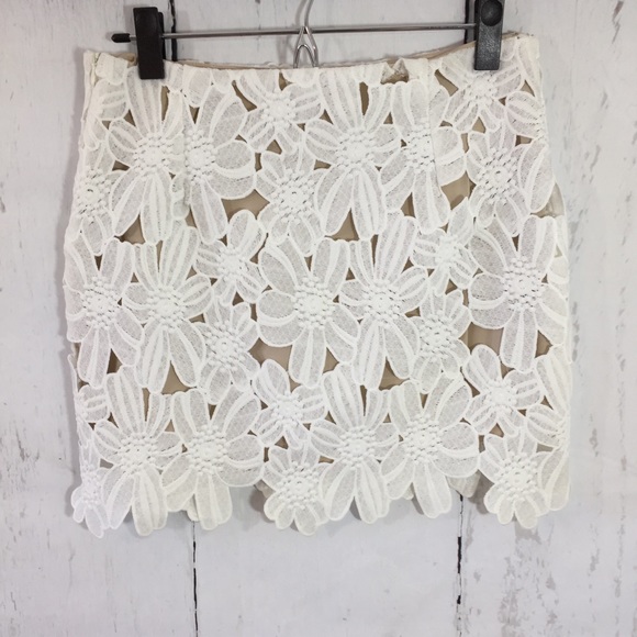 🌼Stone Cold Fox Ohio Eyelet White Miniskirt 🌼 - Picture 3 of 5