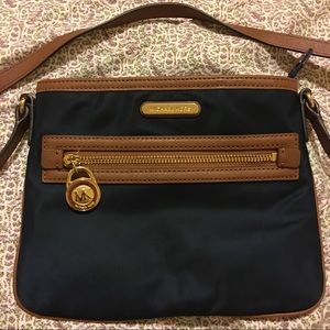 Cross body Michael Kors purse