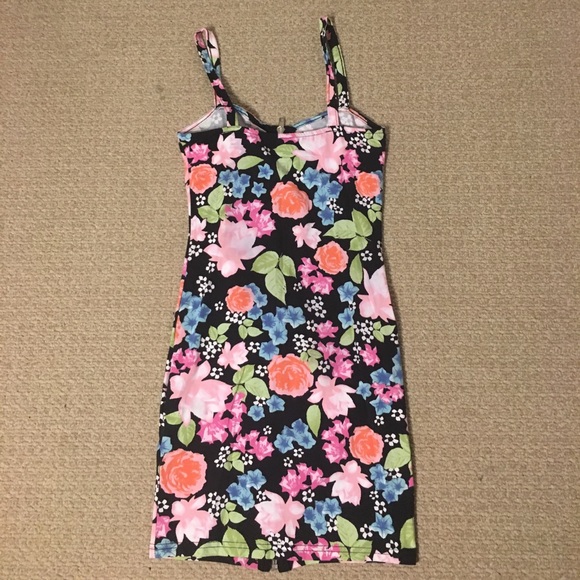 H&M floral bodycon dress NWT - Picture 4 of 4