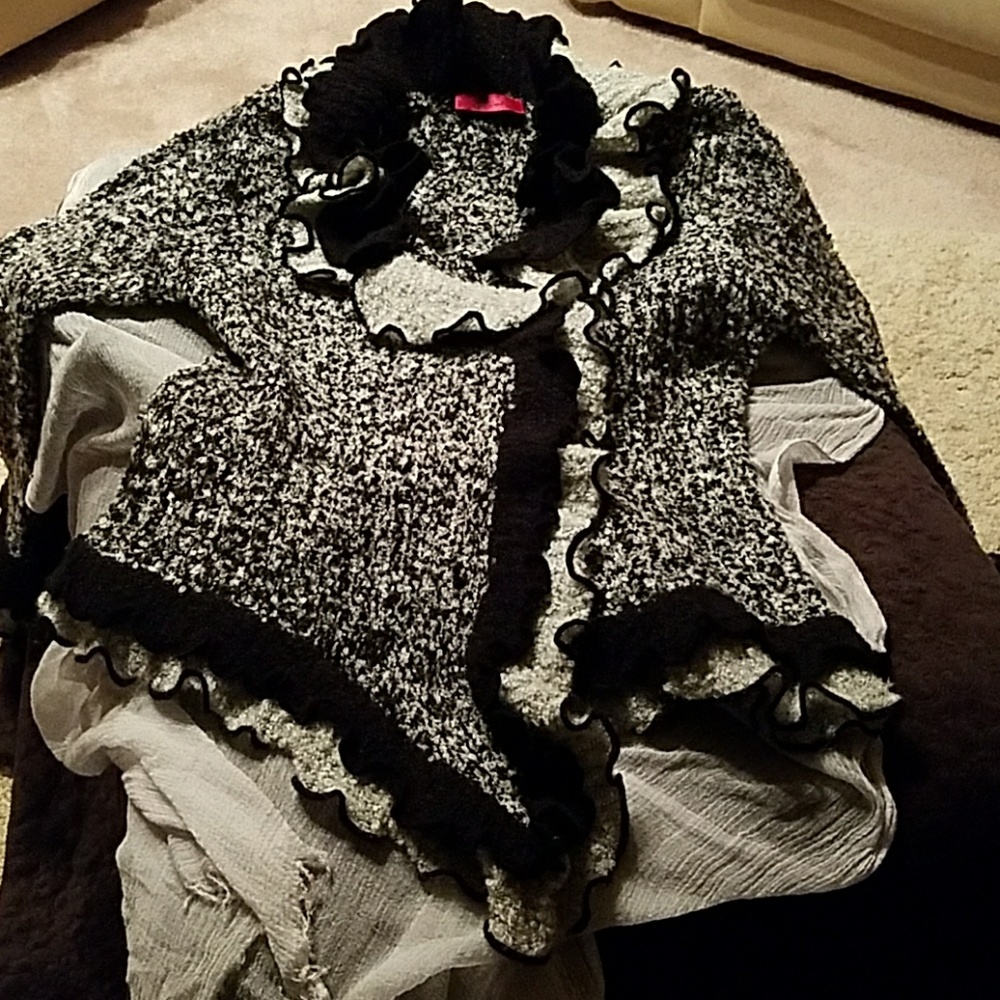 Fashion rufflef cardigan sweater