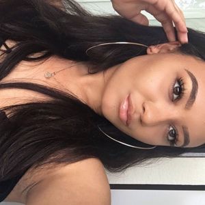 Meet your Posher, Aliya