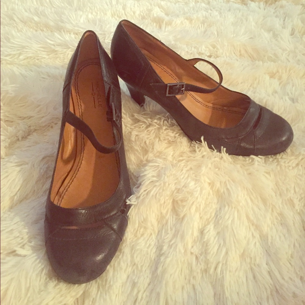 Comfortable mary jane spectator