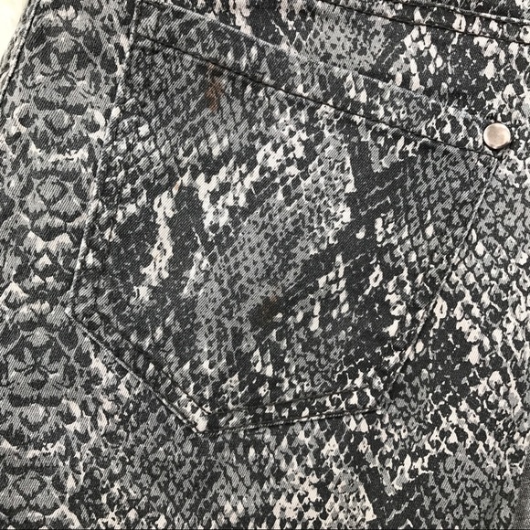 Grey snake skin printed stretch skinny jeans - Picture 4 of 6