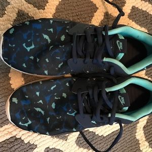 Walking/Running Shoes