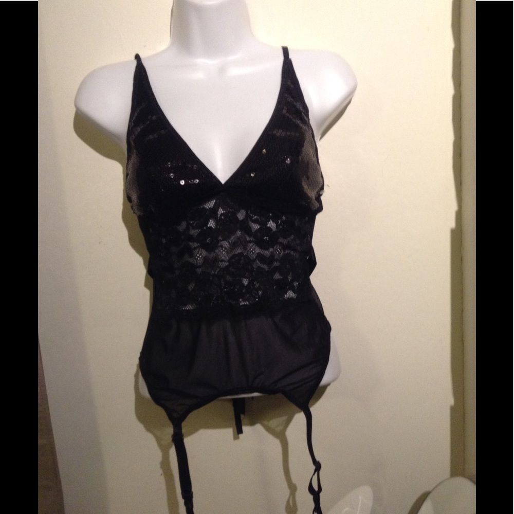 Lingerie top with gar belt