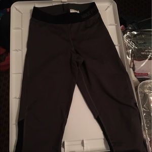 NIKE CROPPED LEGGINGS