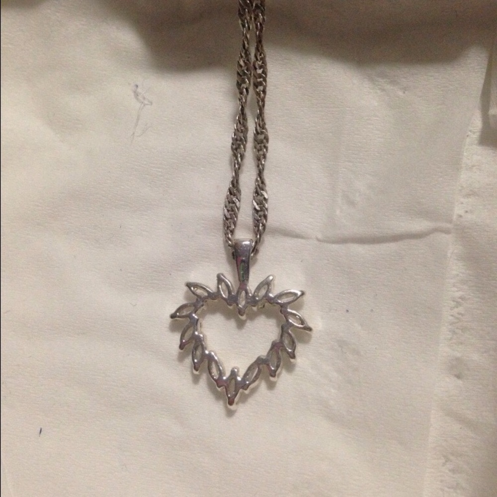 Silver heart pendant necklace
