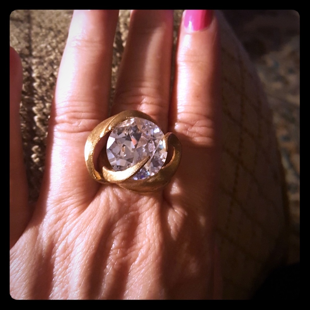 Rhinestone Gold Ring (costume jewerly)