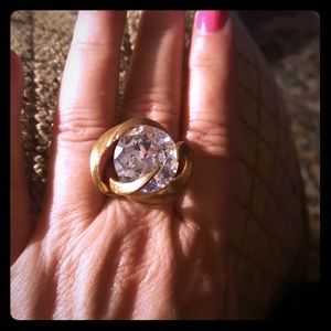 Rhinestone Gold Ring (costume jewerly)