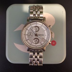 Woman's fossil boyfriend watch