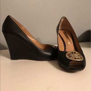 Audrey Brooke Tasha black peep toe wedge - size 7