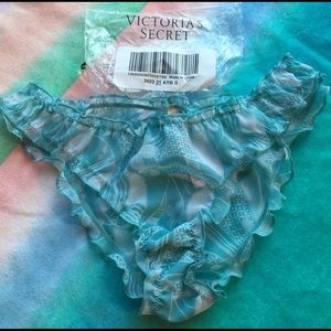 NIB VICTORIA'S SECRET PANTY SZ SMALL