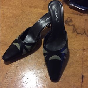 Cold Creek black and green kitten heel mules sz 10