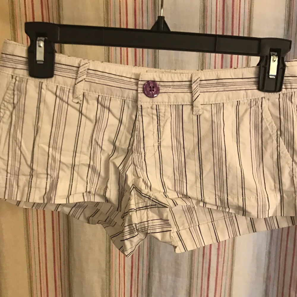 Low rise size 0 vans shorts