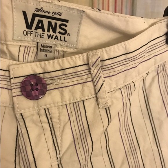 Low rise size 0 vans shorts - Picture 2 of 3