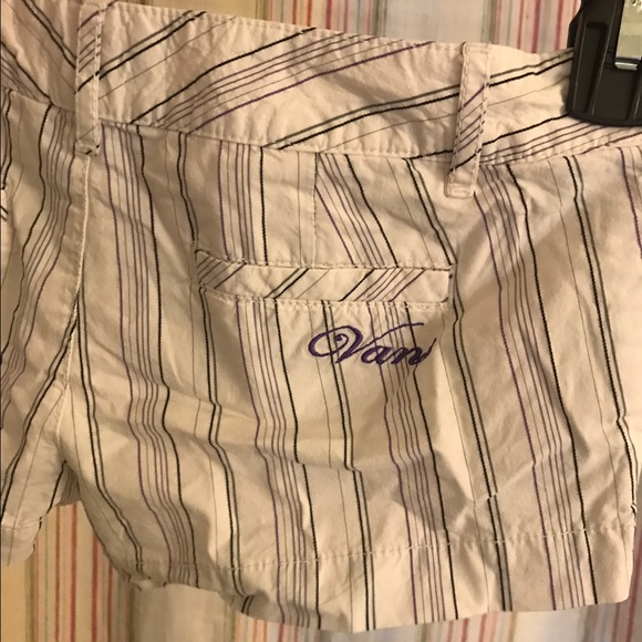 Low rise size 0 vans shorts - Picture 3 of 3