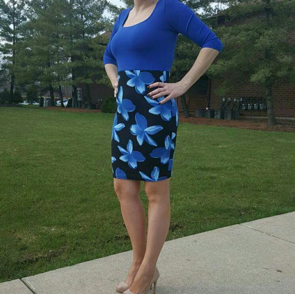 Dress - Picture 3 of 4