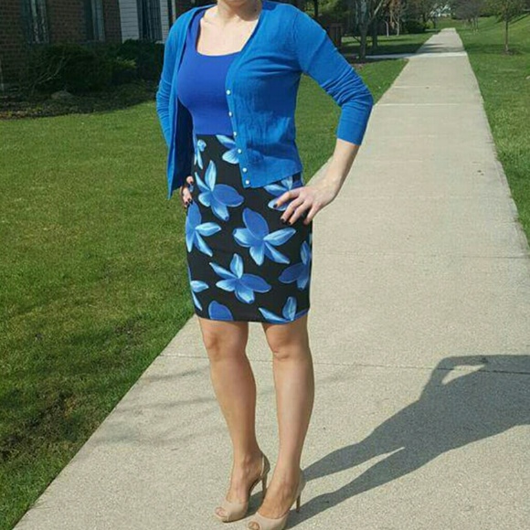 Dress - Picture 4 of 4