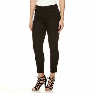 Bisou Bisou? Cropped Skinny Pants