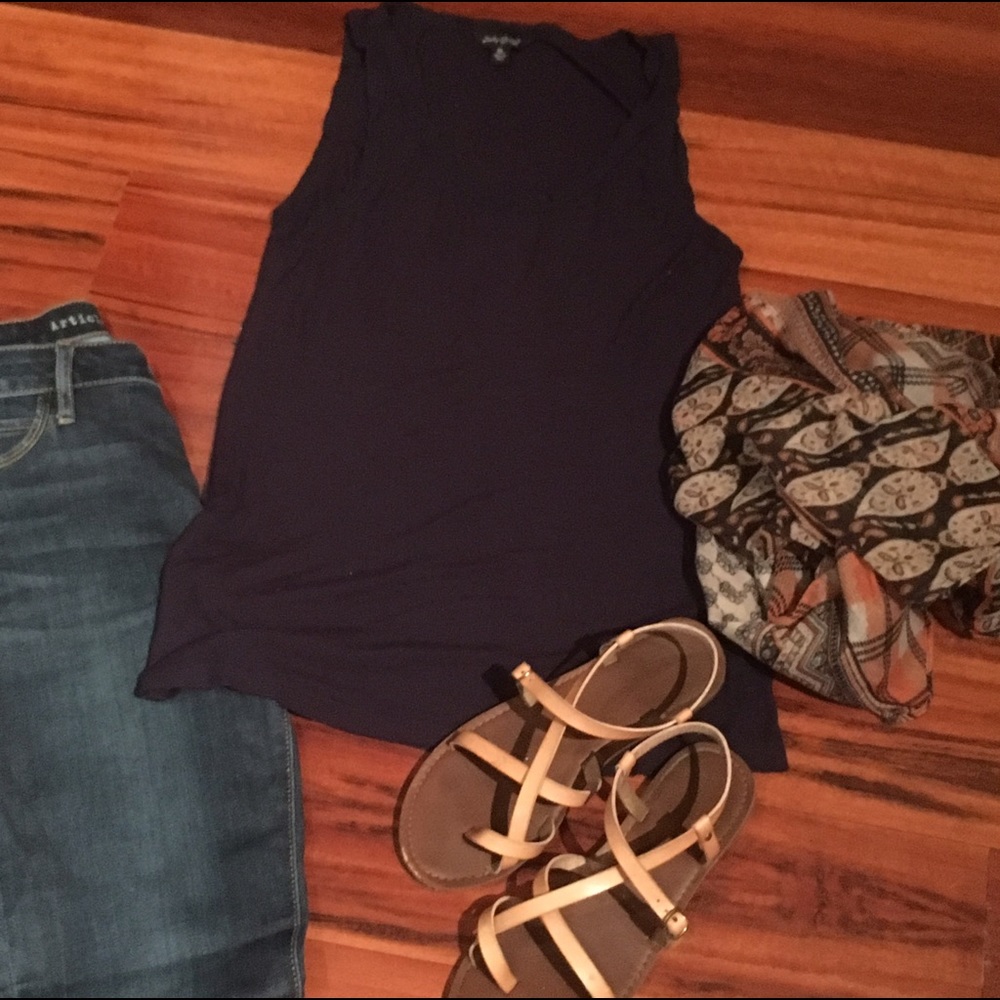2 🍀 Lucky Brand Tanks