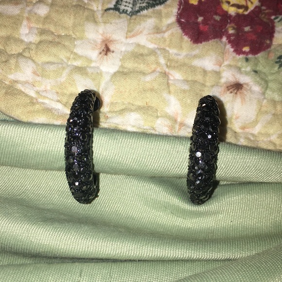 🆕Black Bling Gorgeous hoop earring New - Picture 2 of 4