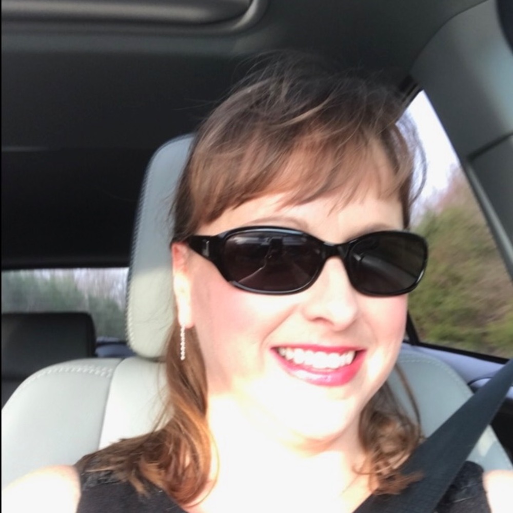 Meet your Posher, Nicole