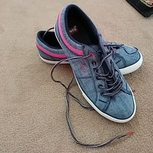 Women's Levi's sneakers size 10