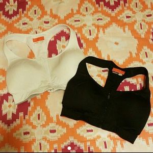 Under Armour Front Zip sports bra 32D