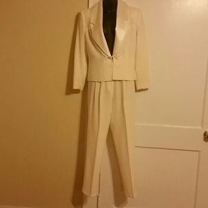 RICHARD ELIAS NEW YORK pantsuit