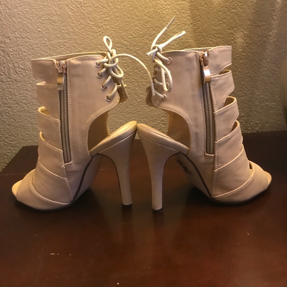 Heels - Picture 3 of 3