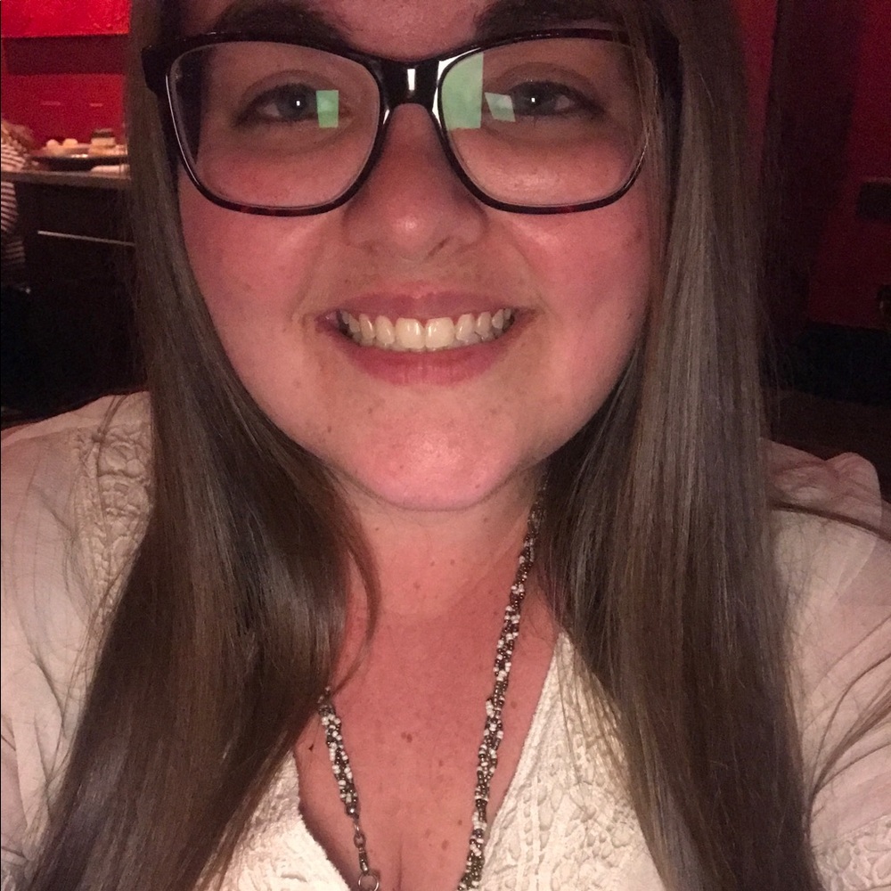 Meet your Posher, Danielle