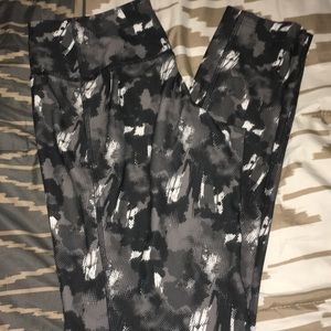 Gym/exercise leggings