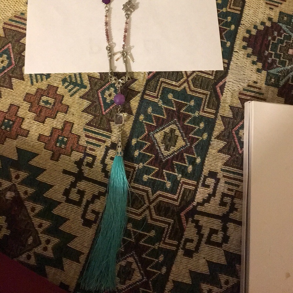 Beautiful necklace. Never been worn. Brand new