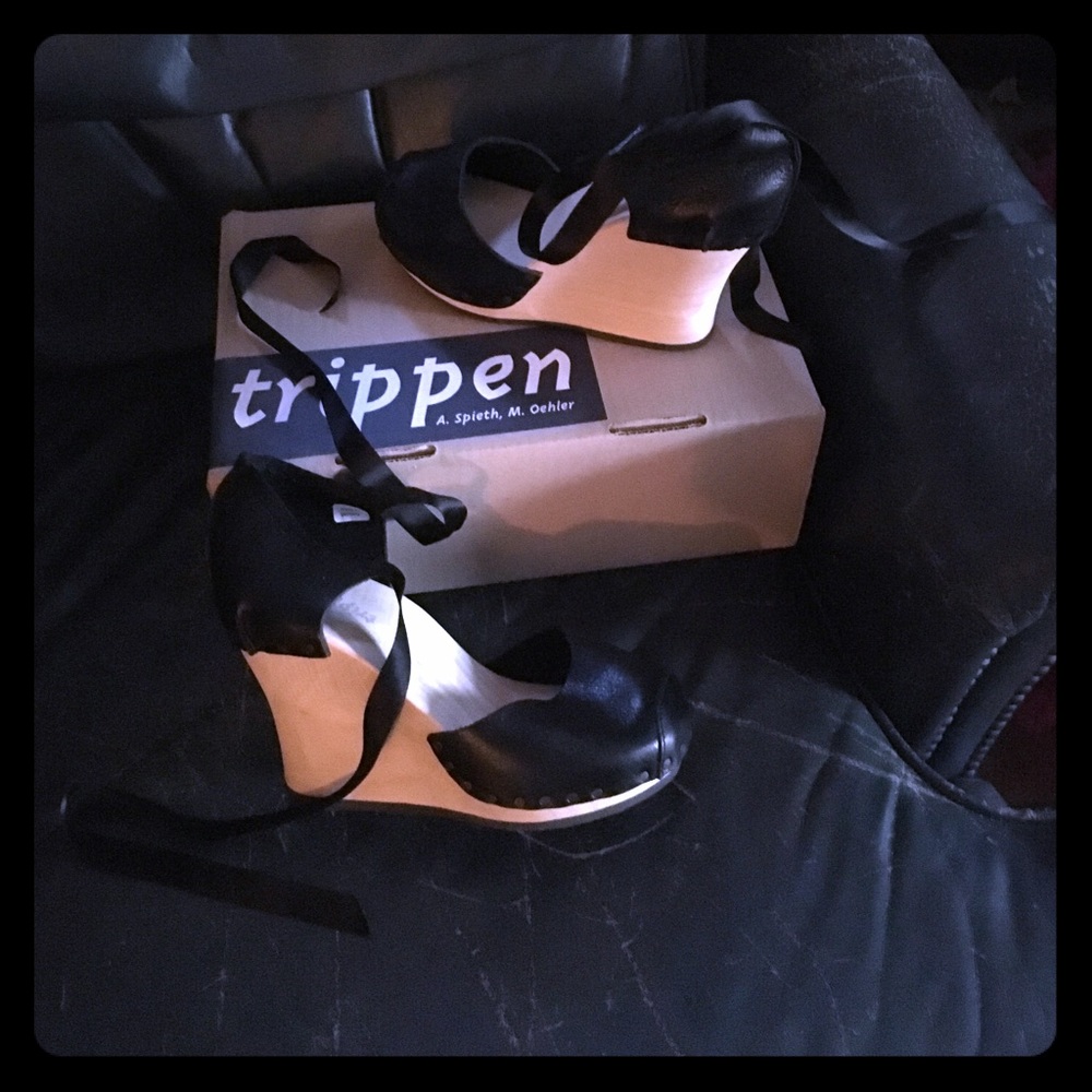 NIB TRIPPEN "Olivia" WRAP-TIE WOODEN WEDGE HEELS